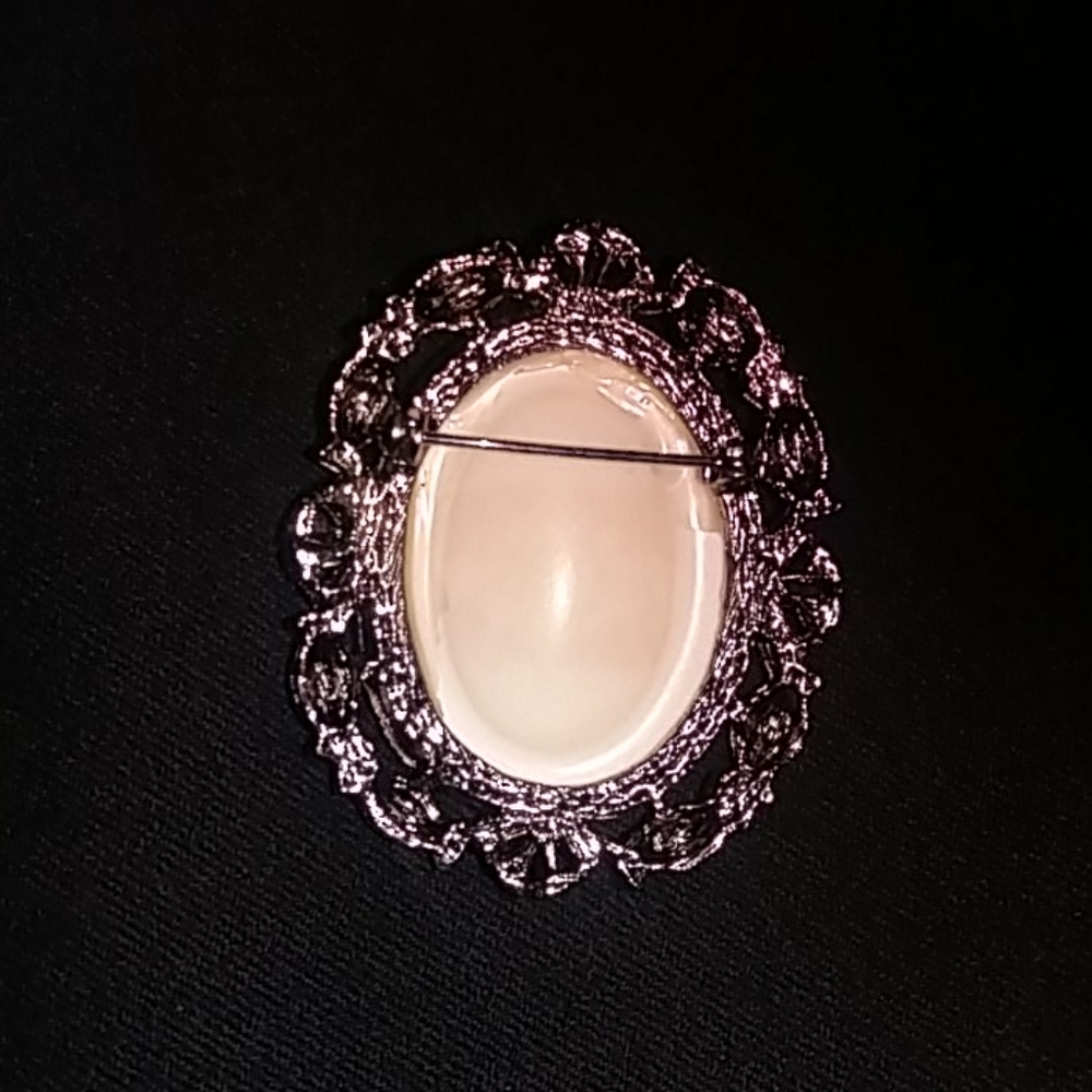 Vintage Brooch - Picture 2 of 3